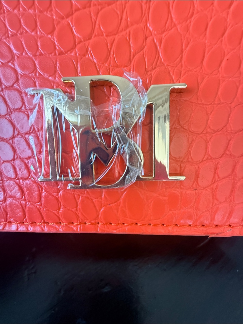 Badgley Mishka Orange croc
Embossed chain crossbody bag
NWT retail $99 - Picture 11 of 15